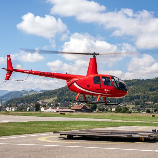 Flug über die Berner Alpen