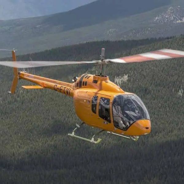 BELL 505 per gustare una meringa da Berna-Belp nell'Emmental in elicottero