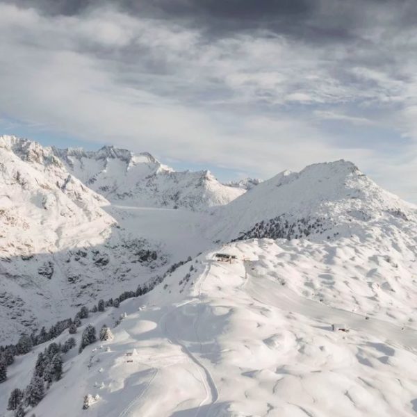 Les Alpes bernoises en hélicoptère