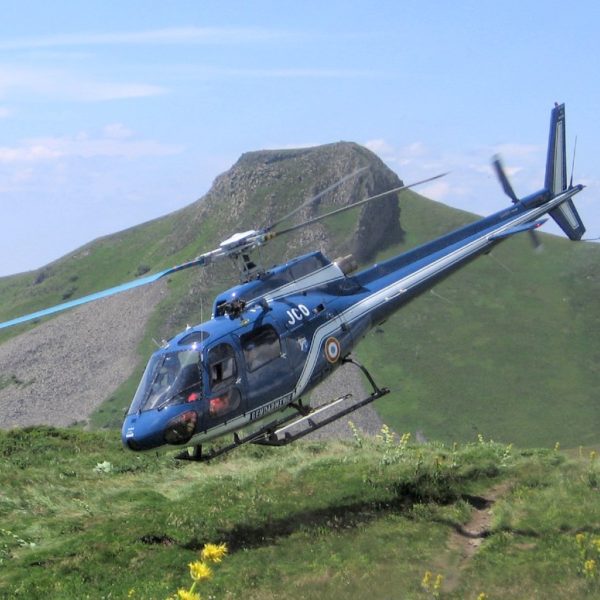 ECUREUIL B3 departing from Épagny for a Châteaux et lac flight over the Gruyère region