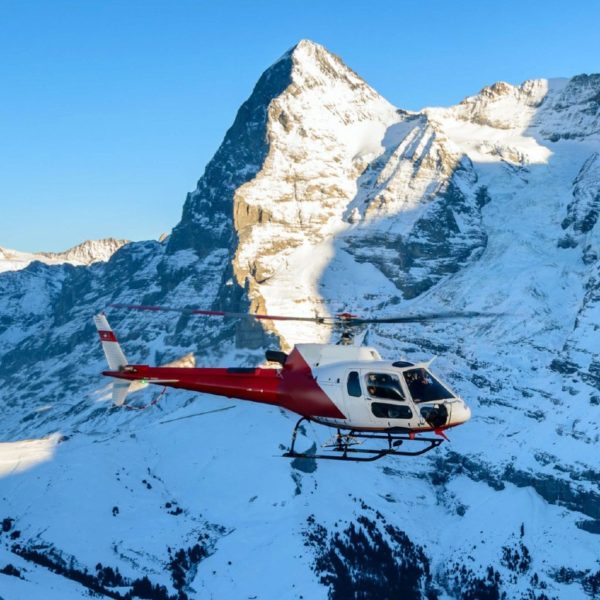 La parete nord dell'Eiger in elicottero