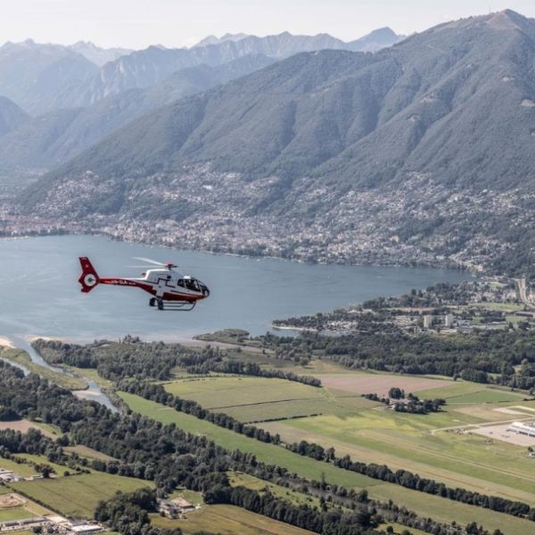 Hubschrauberflug von Locarno zu einem Aperitif in einem Grotto