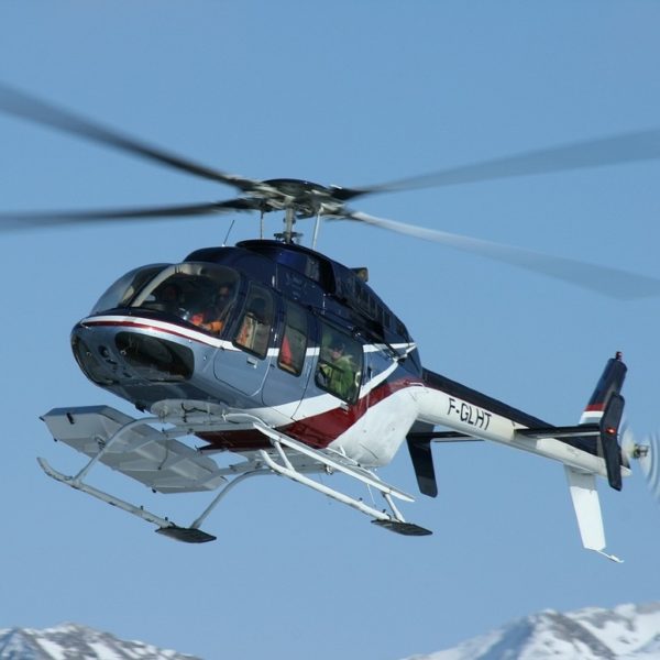 Volo con il BELL 407 da Grenchen al Giura