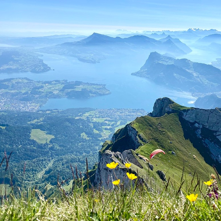 Le Pilatus, Napf et l'Emmental depuis Pfaffnau en hélicoptère