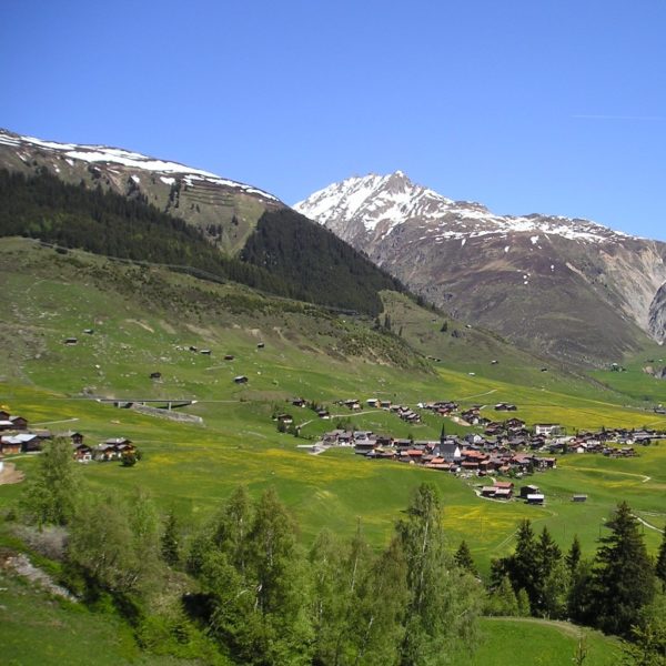 Da Tavanasa per il tour in elicottero di Surselva