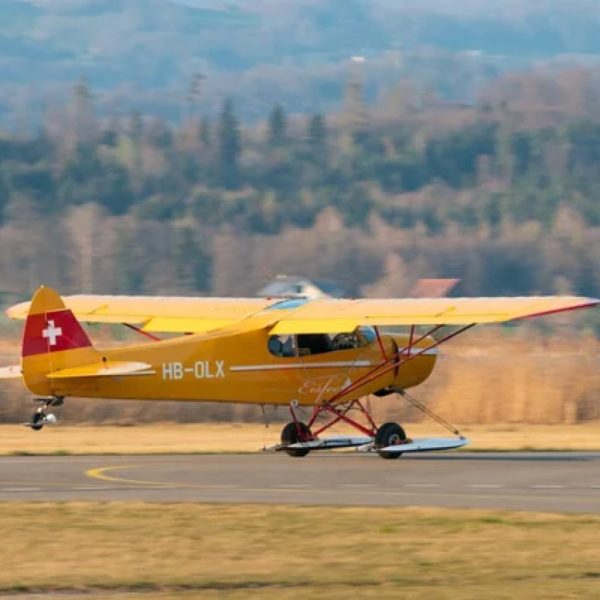 PA18 Cub pour un vol vers le Cervin depuis Épagny en avion