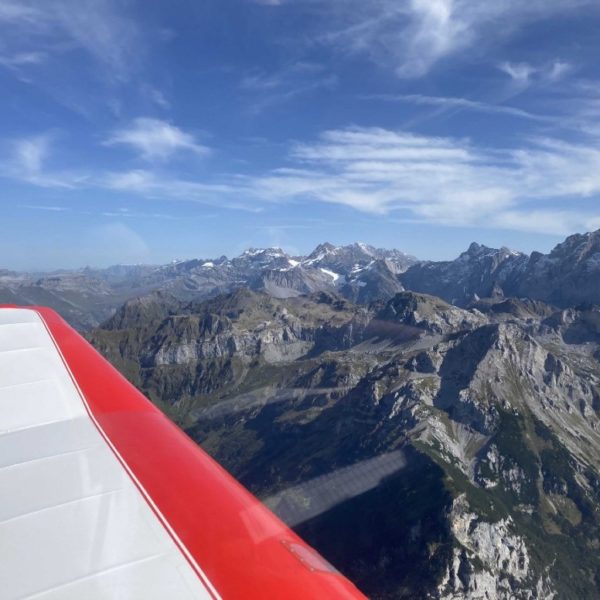 Lufttaufe im Flugzeug von Biel aus