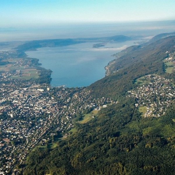 Fly over the 3 lakes from Biel