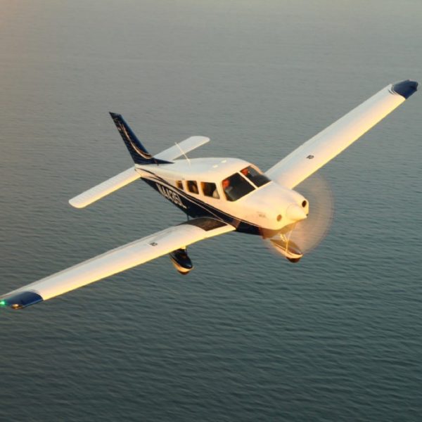 Piper Archer pour un vol sur Lucerne et Pilatus en avion depuis Bienne