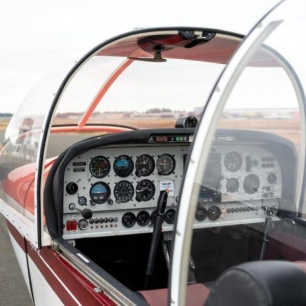 Robin DR300 cockpit for a pleasure flight from Grenchen