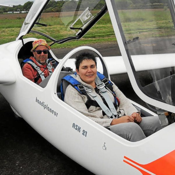 Glider aerobatics from Schänis