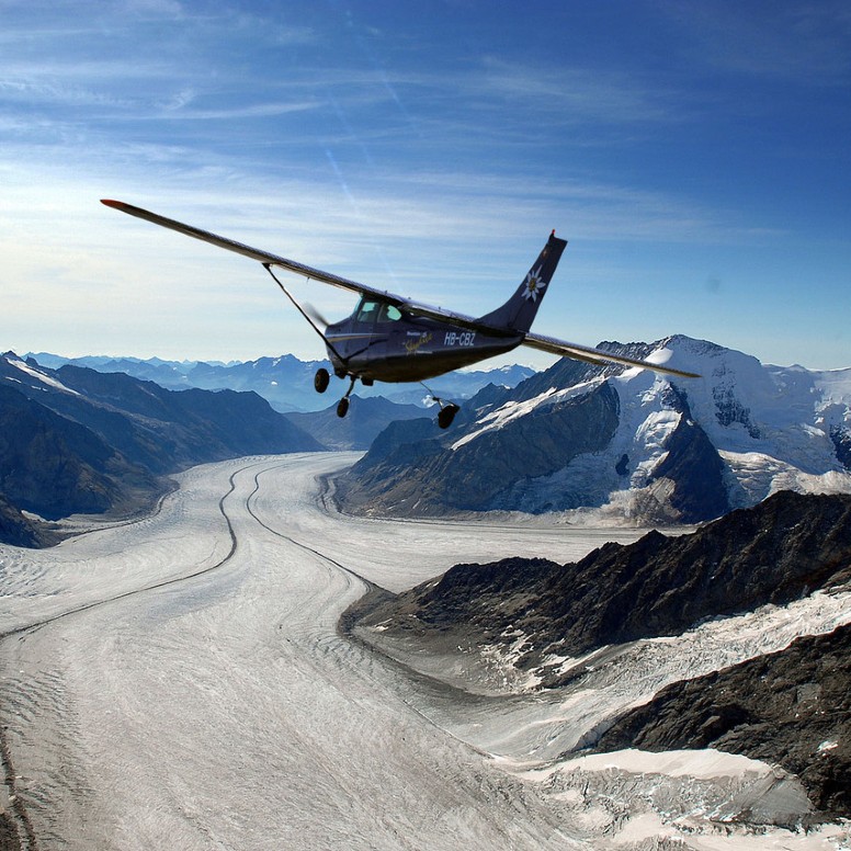 Un volo da Épagny sulle Alpi Bernesi