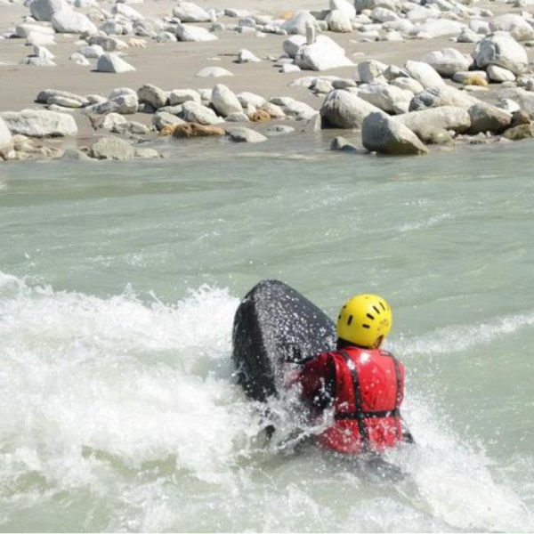 Iniziazione all'hydrospeed in Vallese