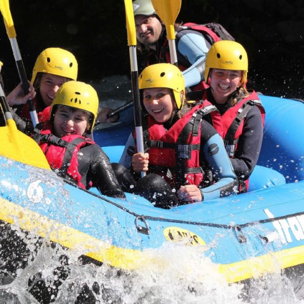 Rafting dans les Alpes sur l'Isère