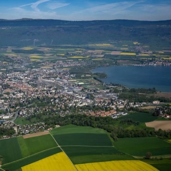 Hot-air balloon flight over Neuchâtel