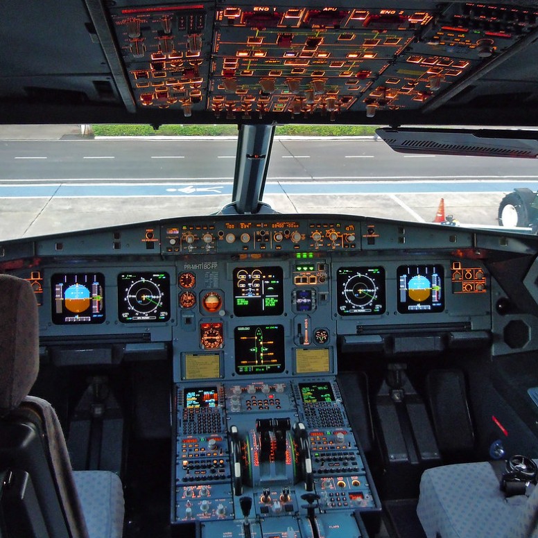 Cockpit simulateur de vol Airbbus A320