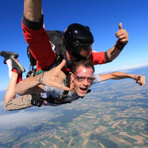 Tandem parachute jump in Bex