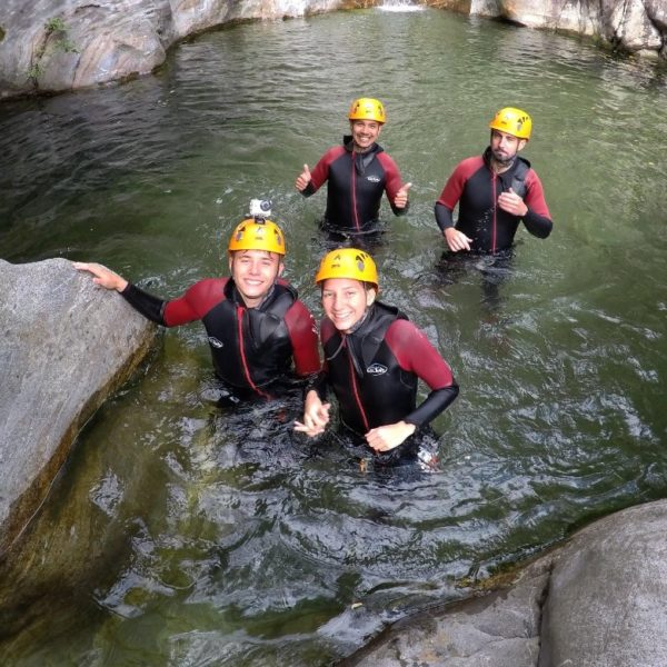 Baignade dans le Corippo