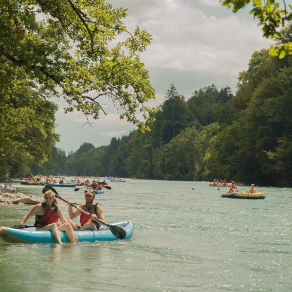 Funyak o canoa con le paperelle sul Reno