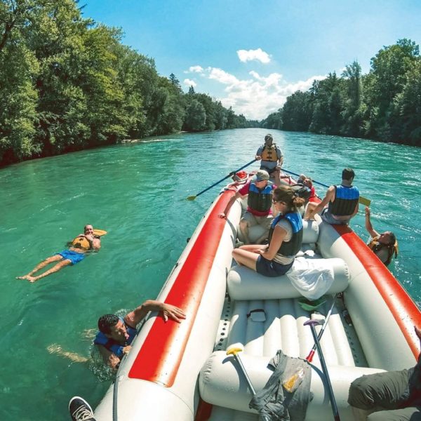 Tra Thun e Berna Facile rafting sull'Aare