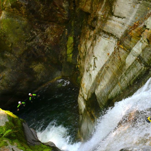 Wasserfall im Corippo Canyon