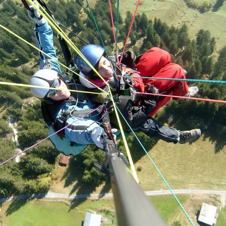 Tandem paragliding flight