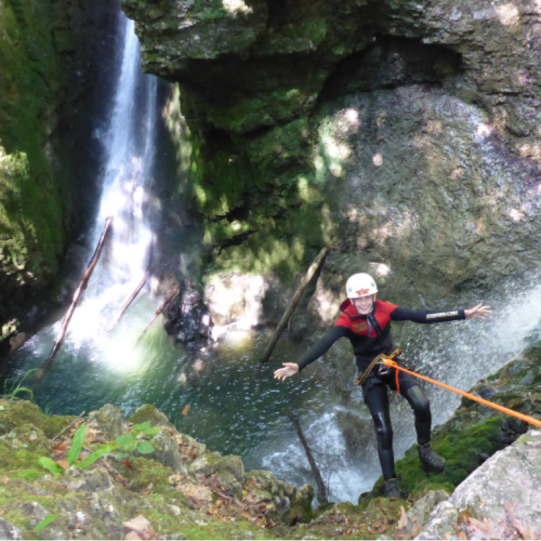 Rappel dans le canyon Amden