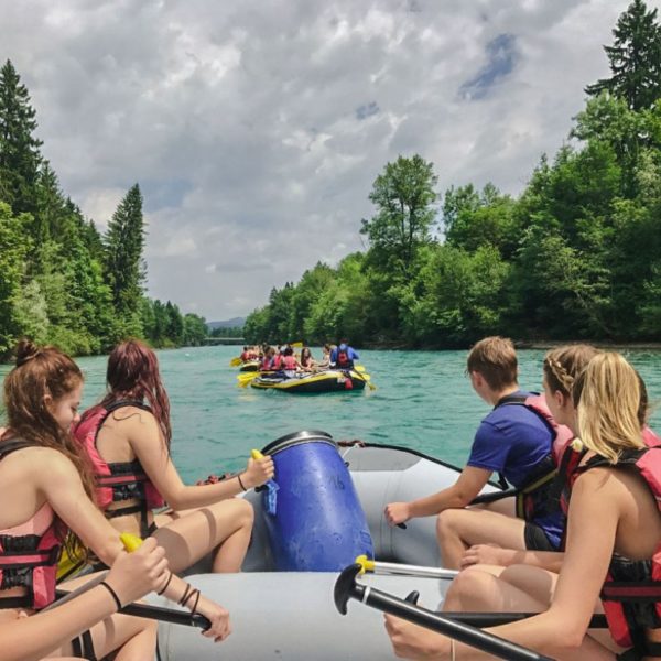 Gita scolastica sull'Aare tra Thun e Berna con Easy Rafting