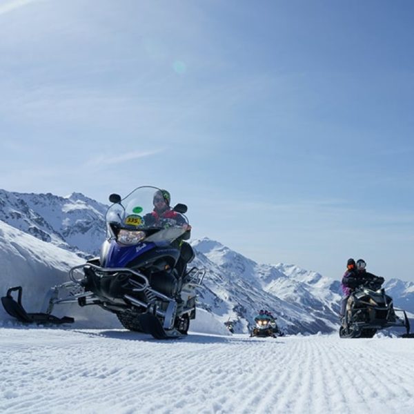 From Madesimo to Splugen Pass by snowmobile