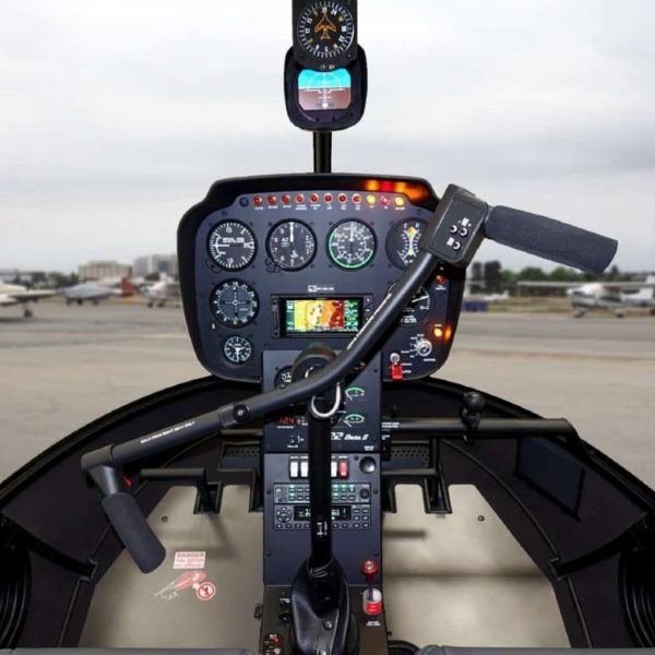 Robinson RH22 Cockpit für eine Einführung in die Fliegerei ab Bern-Belp