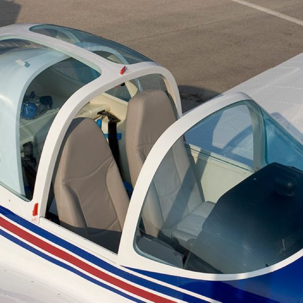 Habitacle du Tecnam pour un vol en avion d'initiation depuis Épagny