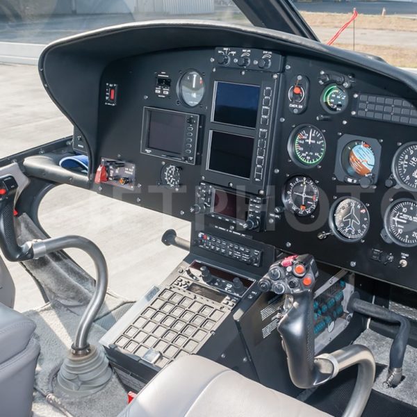 Cockpit Ecureuil H125 pour une initiation au pilotage depuis Berne-Belp