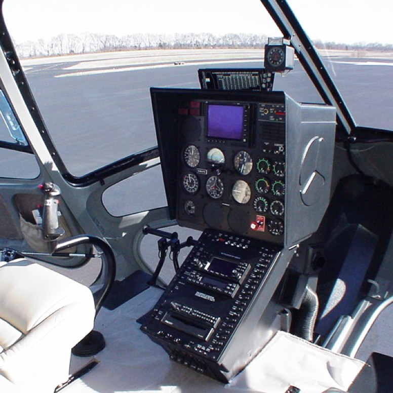 Cockpit Enstrom 480 initiation to piloting