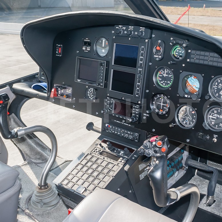 Ecureuil H125 cockpit for an introduction to flying from Bern-Belp