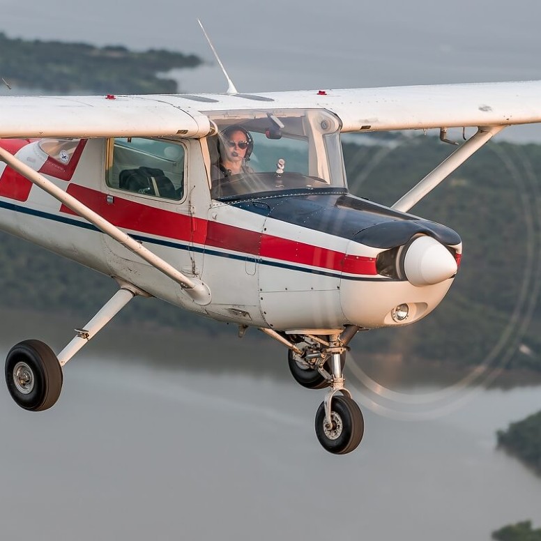 Fly a Cessna 152 yourself from Buttwil