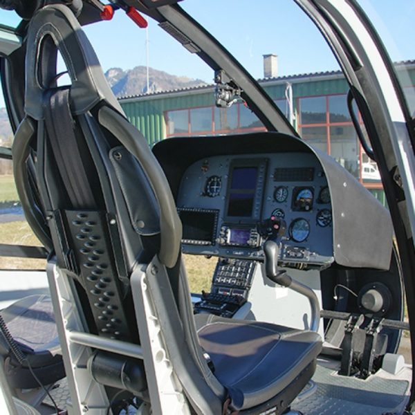 Cockpit Colibri H120 pour une initiation a pilotage depuis Locarno