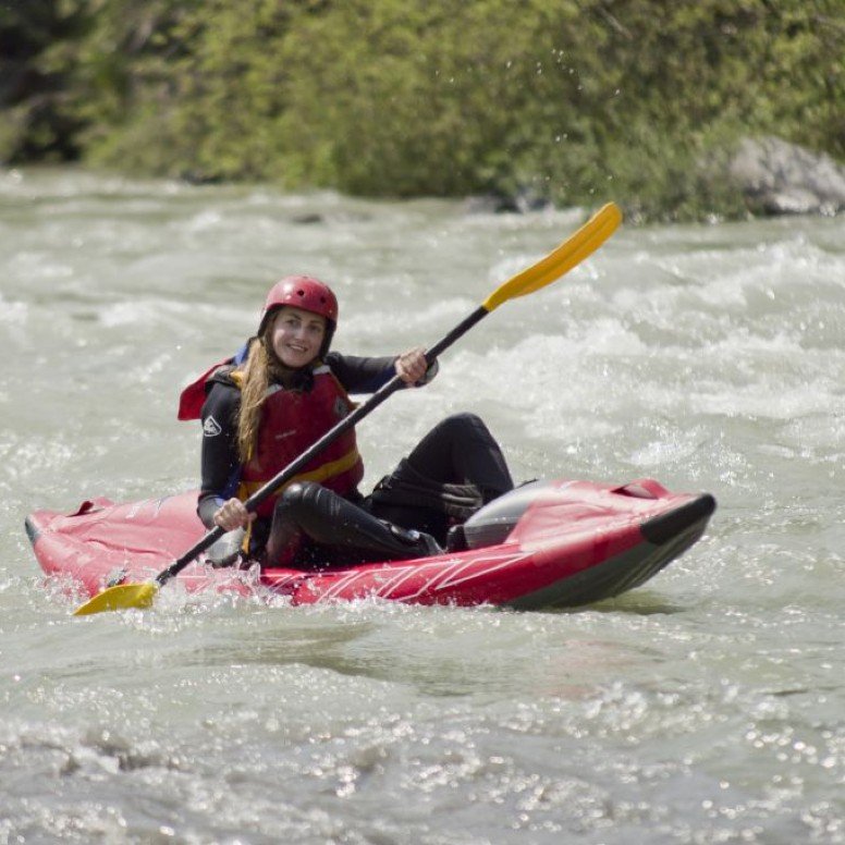 Versam Reichenau en funyak ou canoë